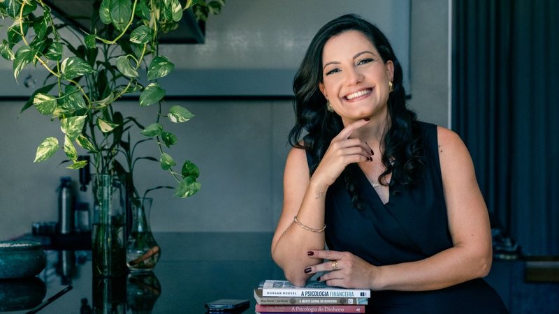 Lucia Stradiotti: "A maioria das pessoas compra para aliviar tensões, pertencer a um grupo ou compensar frustrações" - Foto: Divulgação