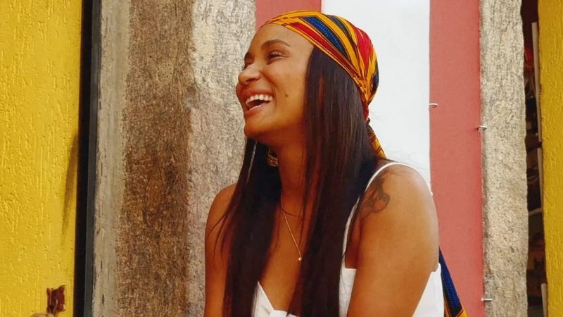 Tami Braga começou a cantar e tocar piano na igreja aos 13 anos e hoje encanta o público da Noruega com sua música brasileira - Foto: Divulgação