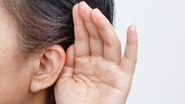 O reconhecimento rápido dos sintomas da surdez súbita é importante, já que o tempo é um fator decisivo para o sucesso do tratamento. - Foto: Canva Pro