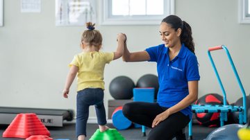 Fisioterapia no autismo: motor, social e emocional em foco