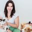 A veterinária Leticia Alves com seu cão de assistência, Jackson - divulgação