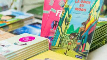 Livros ajudam em uma educação antirracista