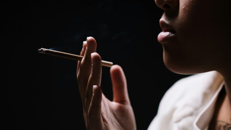 Especialistas advertem sobre os perigos das alternativas ao tabagismo, como cigarros de palha e dispositivos eletrônicos.