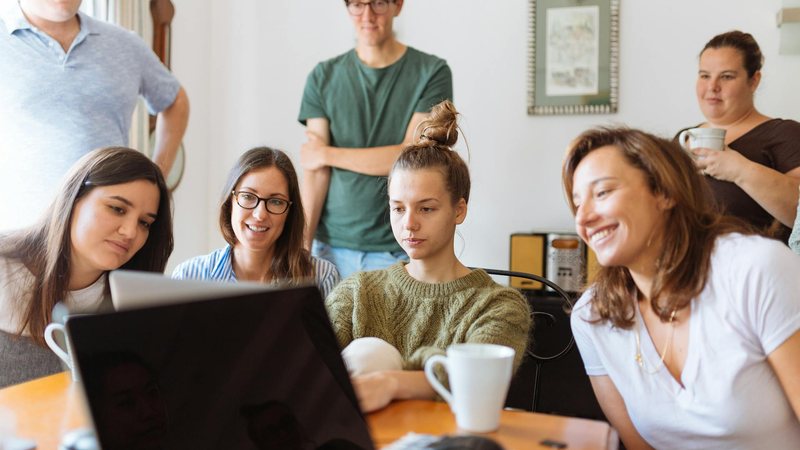 Agosto Lilás incentiva ações educativas que fortalecem a rede de apoio às vítimas e promovem o empoderamento feminino - pexels