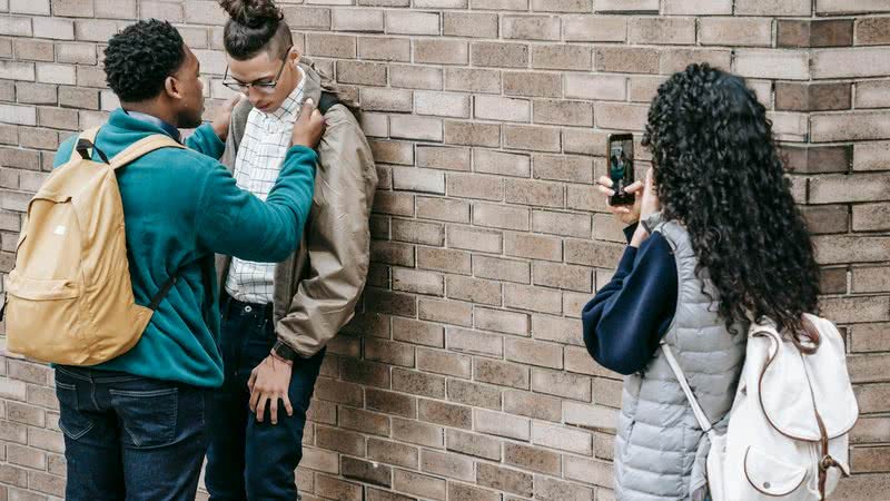 Segue os etapas no artigo para agir contra o bullying - pexels