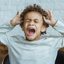 O acesso as telas e redes sociais deixa as crianças mais vulneráveis emocionalmente - pexels