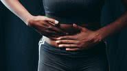 A endometriose pode provocar dores - pexels