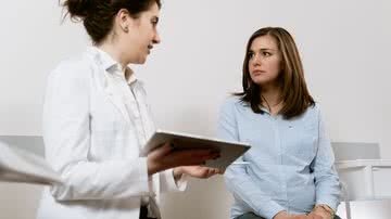 Mulheres passam por situações machistas até na hora de serem atendidas por profissionais da saúde