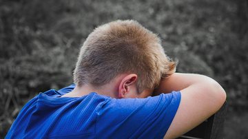 É importante estar atento aos sinais do bullying - pexels