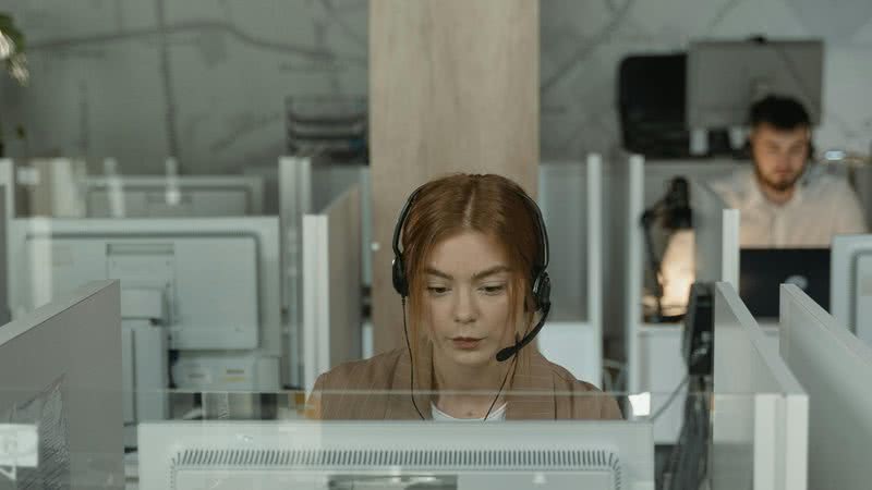 Telemarketing emprega muitas mulheres - pexels