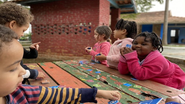 Entenda os benefícios do brincar para o desenvolvimento das crianças e como evitar acidentes com os brinquedos - Foto: Divulgação Aldeias Infantis SOS