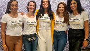 Da esquerda para direita: Marina Franciulli, Li Saito, Dani Junco, Michelle Levy Terni e Camila Martin, posando para foto no evento de lançamento. - Foto: Divulgação